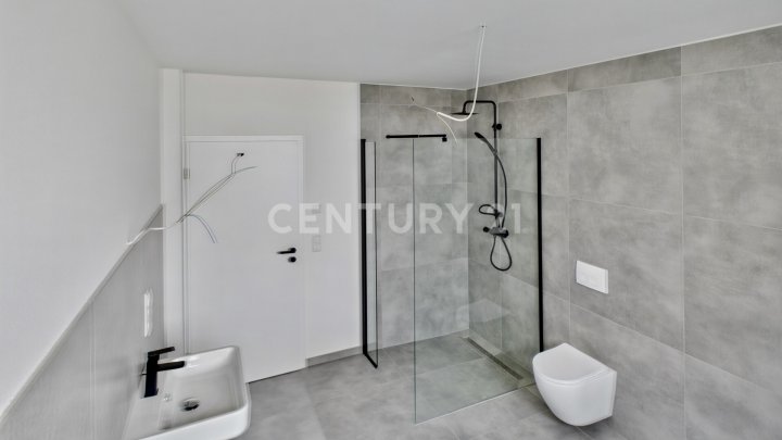 Schönenberg-Kübelberg – Neubau-Erstbezug: Barrierefreie 3-Zimmer-Wohnung mit Wohlfühlcharakter