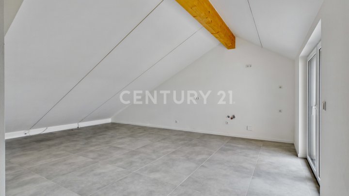 Modernes Wohnen trifft Dachgeschoss-Charme – exklusives Neubau-Highlight