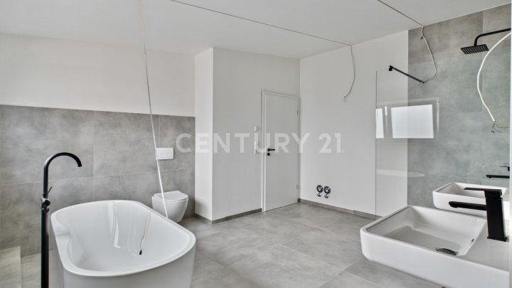 Modernes Wohnen trifft Dachgeschoss-Charme – exklusives Neubau-Highlight