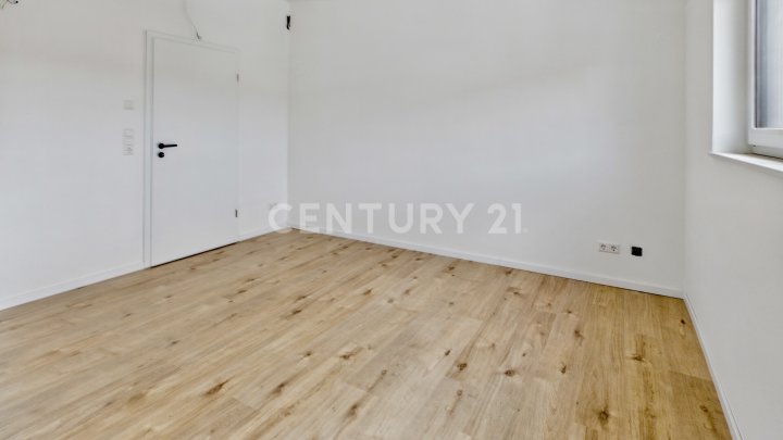 Modernes Wohnen trifft Dachgeschoss-Charme – exklusives Neubau-Highlight