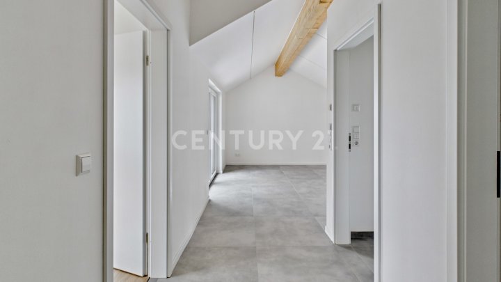 Wohnen unterm Dach mit Charme – Neubau-Highlight im Erstbezug in Schönenberg-Kübelberg