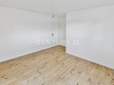 Schlafzimmer mit Blick zur Tür