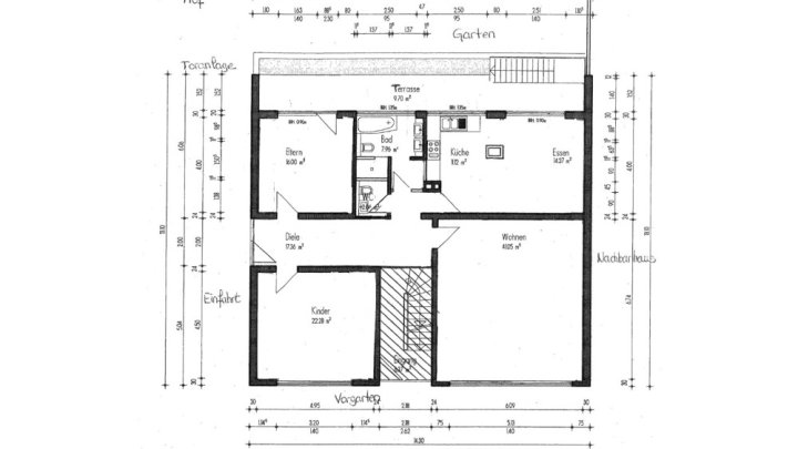Großzügige Wohnung mit EBK, eigenem Eingang, Garten & 2 Stellplätzen