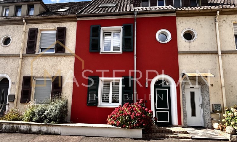 Charmantes Reihenmittelhaus mit Pool