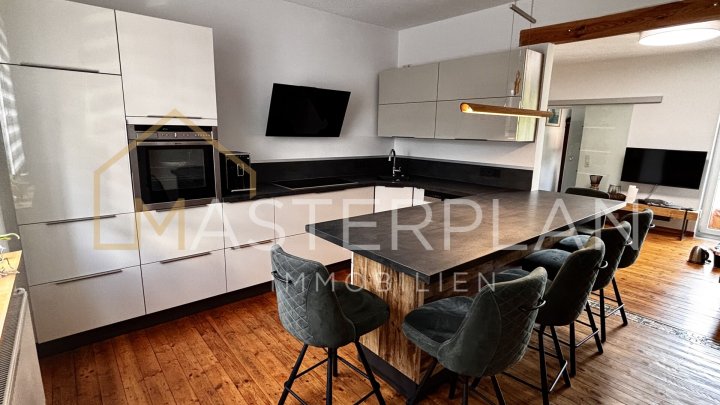 Charmantes Reihenmittelhaus mit Pool