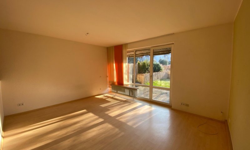 Gepflegtes Reihenhaus, stadtnah mit Garten und eigener Garage