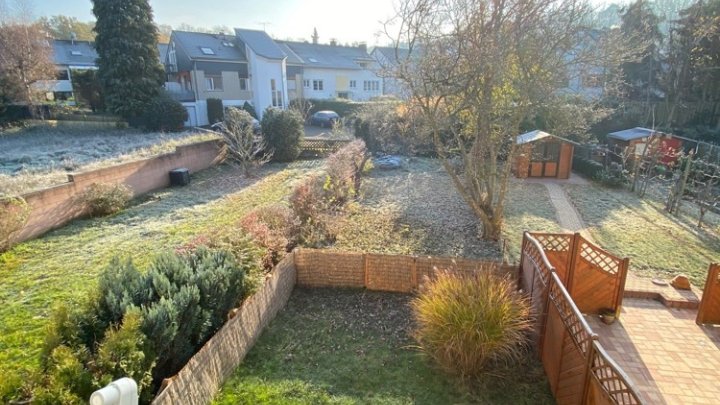 Gepflegtes Reihenhaus, stadtnah mit Garten und eigener Garage