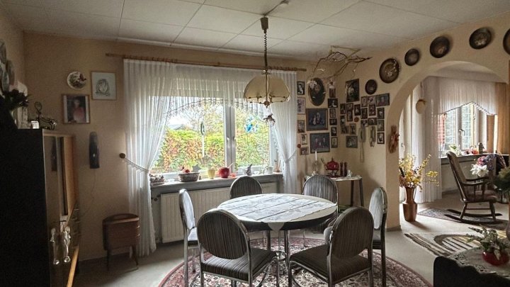 Großzügiges 1-2 Familienhaus und großem Grundstück in sehr ruhiger Lage von Schiffweiler