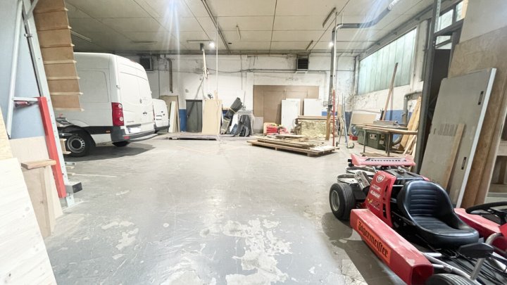 Wohn- und Gewerbeobjekt mit 4 Wohneinheiten und großen Hallenflächen