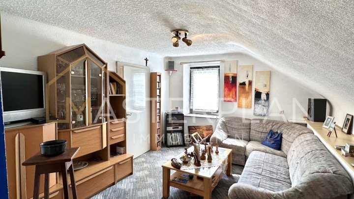 Freistehendes Einfamilienhaus mit Garten in Aschbach