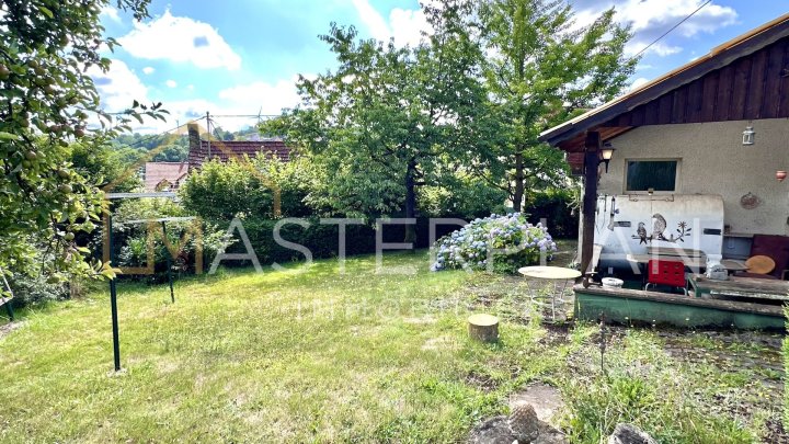 Freistehendes Einfamilienhaus mit Garten in Aschbach