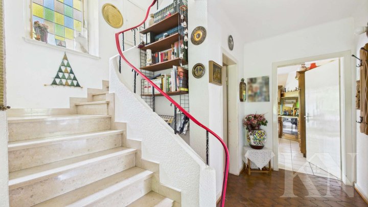 Doppelhaushälfte mit großem Garten, Grillhütte & Baugrundstück – seltene Gelegenheit!