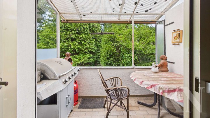 Doppelhaushälfte mit großem Garten, Grillhütte & Baugrundstück – seltene Gelegenheit!