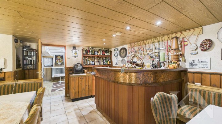 Doppelhaushälfte mit großem Garten, Grillhütte & Baugrundstück – seltene Gelegenheit!