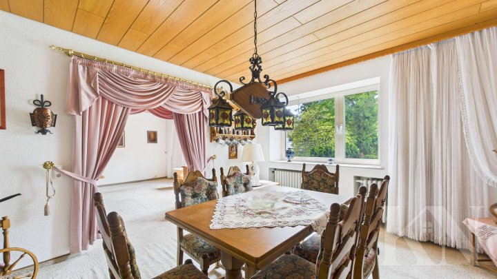 Doppelhaushälfte mit großem Garten, Grillhütte & Baugrundstück – seltene Gelegenheit!