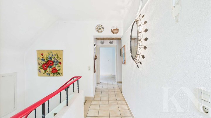 Doppelhaushälfte mit großem Garten, Grillhütte & Baugrundstück – seltene Gelegenheit!