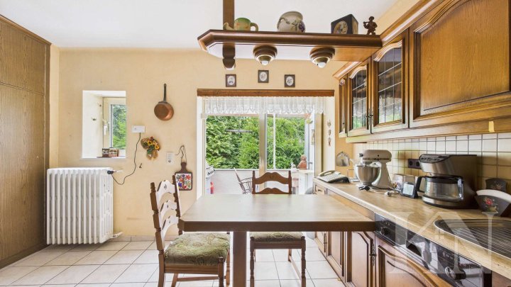 Doppelhaushälfte mit großem Garten, Grillhütte & Baugrundstück – seltene Gelegenheit!