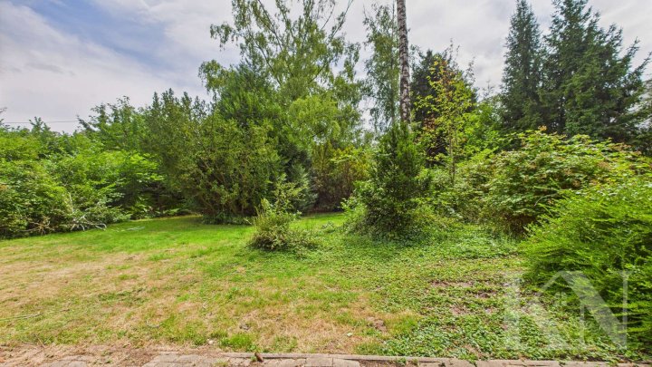 Doppelhaushälfte mit großem Garten, Grillhütte & Baugrundstück – seltene Gelegenheit!