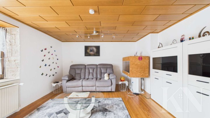 Mehrfamilienhaus mit großem Potenzial in Gersheim – PV-Anlage und separate Scheune