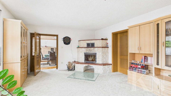 Mehrfamilienhaus mit großem Potenzial in Gersheim – PV-Anlage und separate Scheune