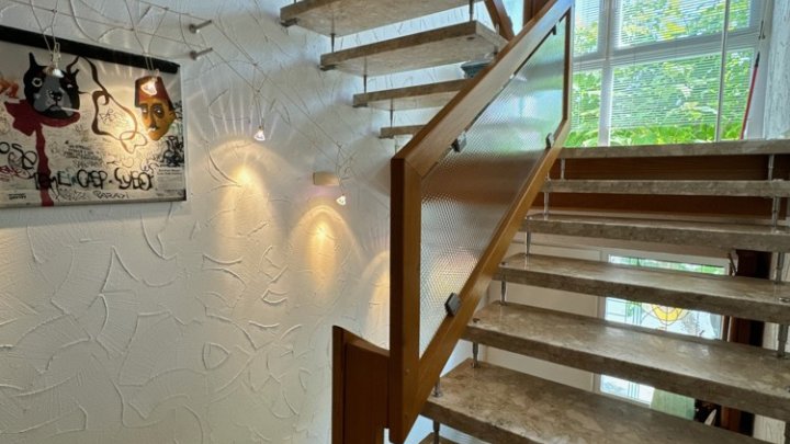 Sehr gepflegtes 2-Familienhaus mit Gartenparadies + Garage