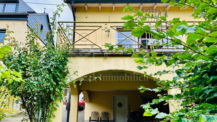 Charmante Liegenschaft ideal für Singles oder Paare - mit Garten, Terrasse, Balkon und Stellplatz