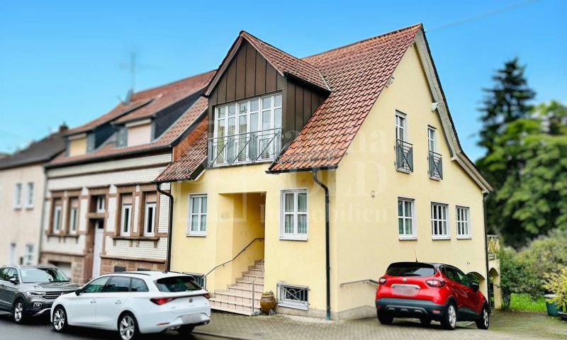 Charmantes Haus – ideal für Singles oder Paare - mit Garten, Terrasse, Balkon und Stellplatz