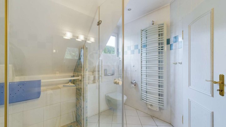 Charmantes Haus – ideal für Singles oder Paare - mit Garten, Terrasse, Balkon und Stellplatz