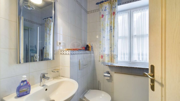 Charmantes Haus – ideal für Singles oder Paare - mit Garten, Terrasse, Balkon und Stellplatz