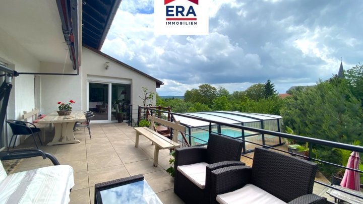 PROVISIONSFREI-VILLA MIT POOL IN RUHIGER LAGE, IN KERBACH/FR, NÄHE SAARBRÜCKEN