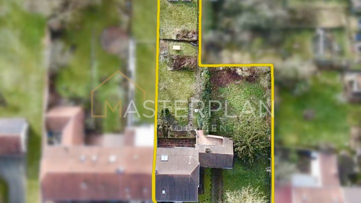 Zweifamilienhaus mit Terrasse und großem Grundstück in Fremersdorf