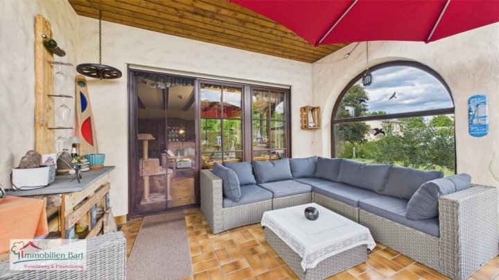 GEMÜTLICHES WOHNHAUS IN TOP LAGE VON LOSHEIM AM SEE!