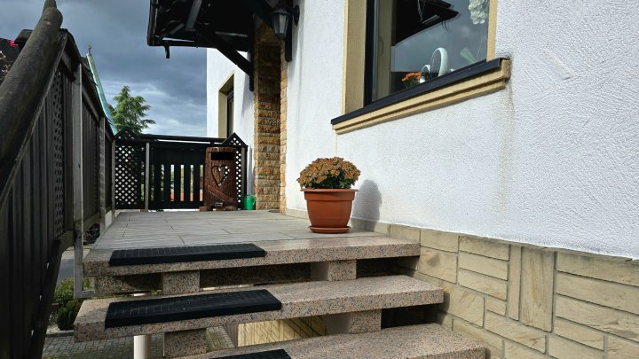 VERKAUFT ///  Sehr gepflegtes Einfamilienhaus in Schmelz-Limbach zum Kauf