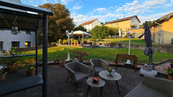 VERKAUFT ///  Sehr gepflegtes Einfamilienhaus in Schmelz-Limbach zum Kauf