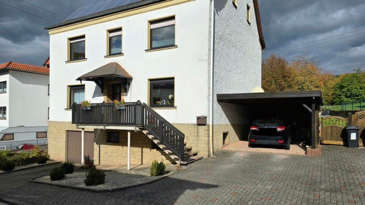 VERKAUFT ///  Sehr gepflegtes Einfamilienhaus in Schmelz-Limbach zum Kauf