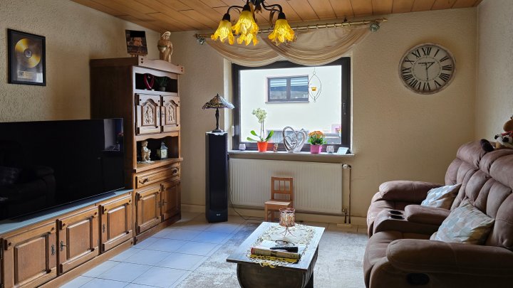 Sehr gepflegtes Einfamilienhaus in Schmelz-Limbach zum Kauf