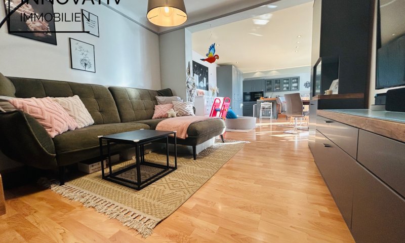 Zwei Wohnungen, ein Zuhause – Ihr Familiendomizil mit Weitblick in Püttlingen