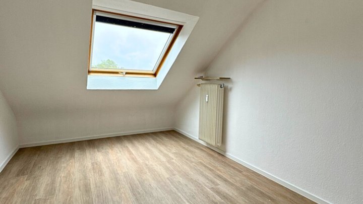 Renovierte 4 ZKB-Dachgeschosswohnung in zentraler Lage Rastpfuhl