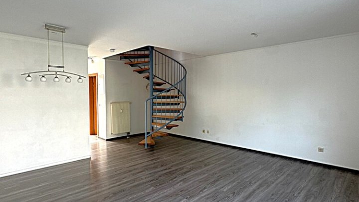 3-ZKB Maisonette-Wohnung mit Dachterrasse und Stellplatz