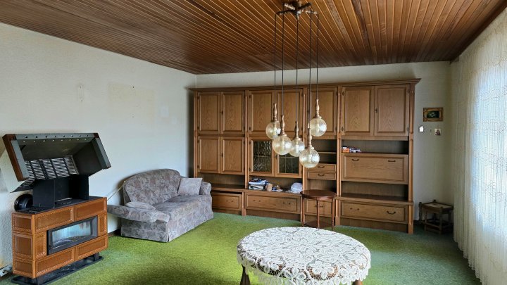 1-2 Familienhaus in Schmelz-Limbach, naturnah