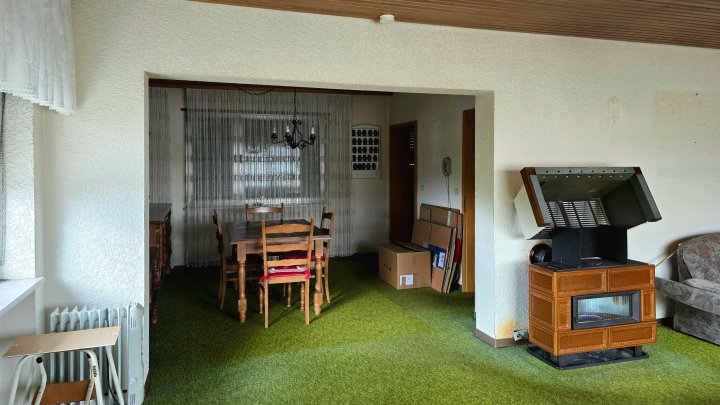 1-2 Familienhaus in Schmelz-Limbach, naturnah