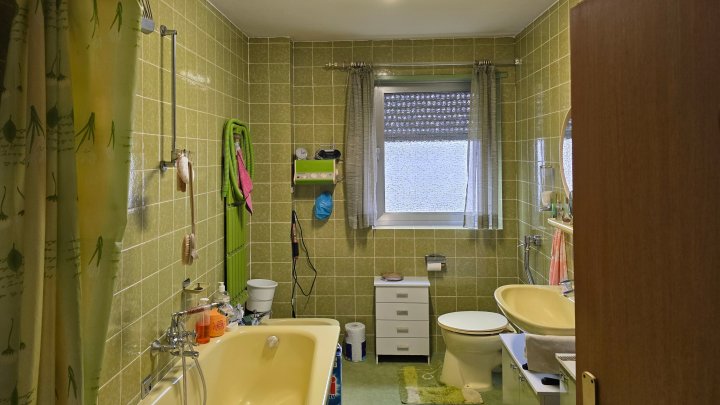 1-2 Familienhaus in Schmelz-Limbach, naturnah