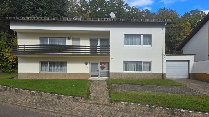 1-2 Familienhaus in Schmelz-Limbach, naturnah