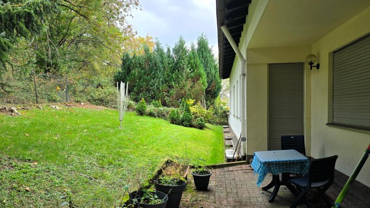 1-2 Familienhaus in Schmelz-Limbach, naturnah