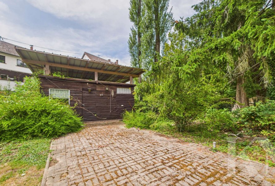 Gartenhaus auf dem Grundstück