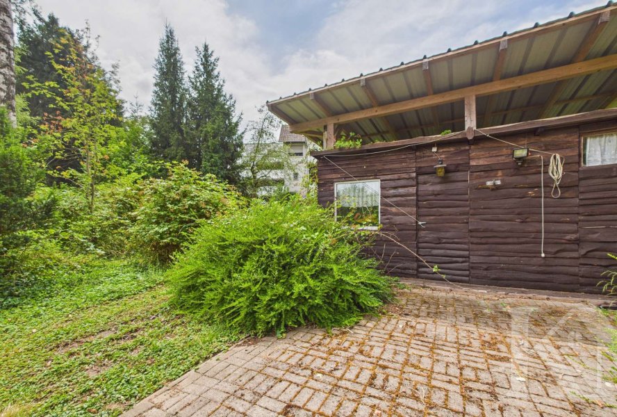 Gartenhaus auf dem Grundstück