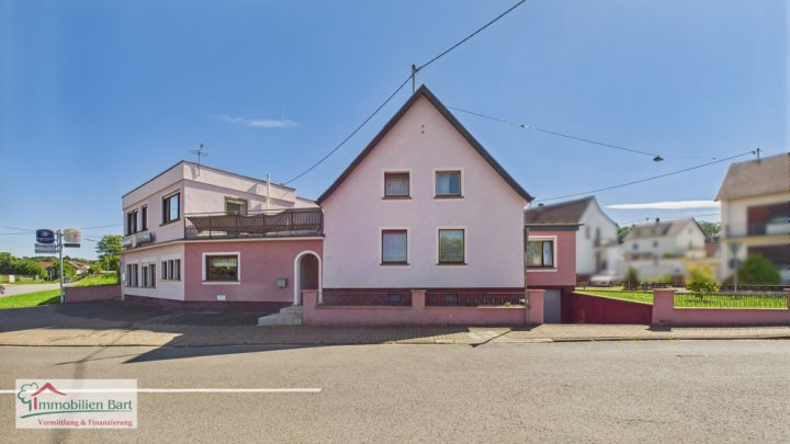 HILBRINGEN: WOHNHAUS, EINLIEGERWOHNUNG UND GASTSTÄTTE – WOHNEN UND ARBEITEN UNTER EINEM DACH