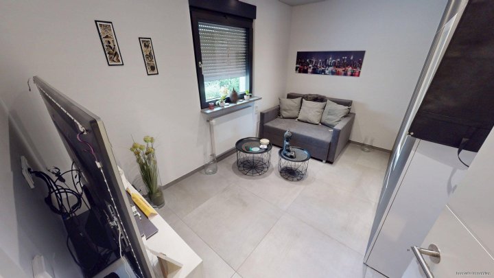 Ruhig gelegenes Zweifamilienhaus oder für die Großfamilie mit schöner Gartenanlage