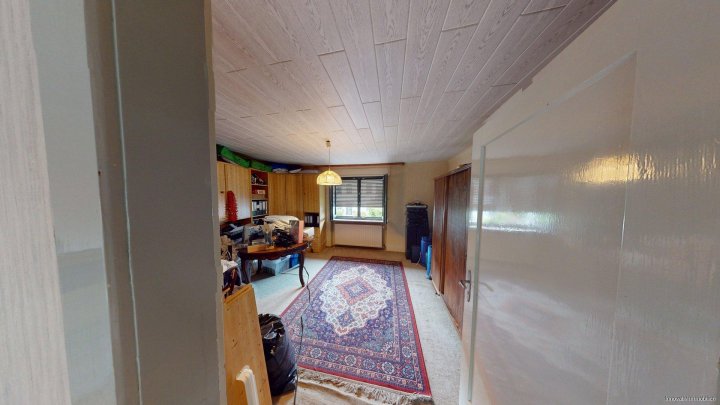 Ruhig gelegenes Zweifamilienhaus oder für die Großfamilie mit schöner Gartenanlage