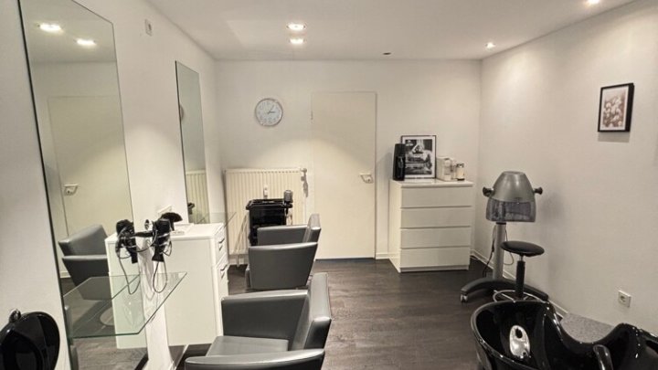 Langjährig etablierte Frisörfläche in zentraler Lage von Güdingen